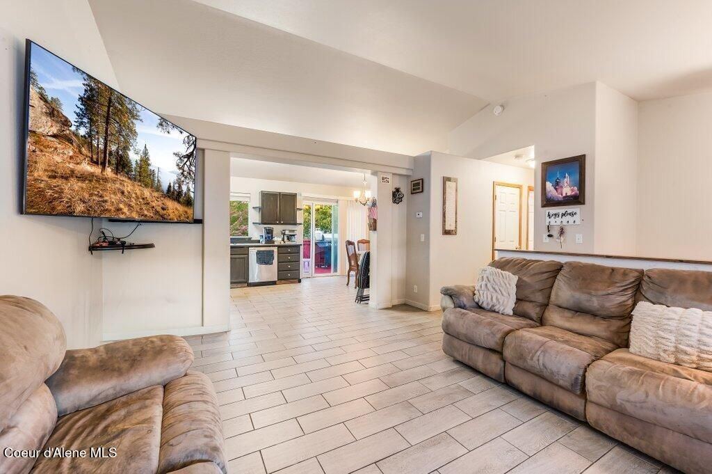 673 W Combine WAY, Coeur d'Alene, ID 83815 photo 4