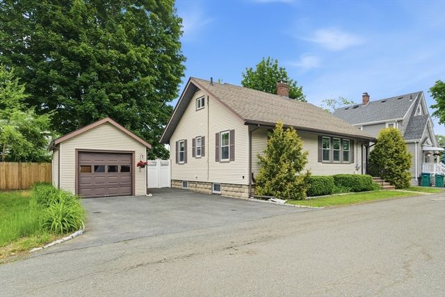 15 Ellsworth Terrace, Lynn, MA 01904
