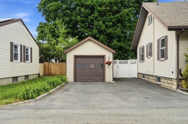 15 Ellsworth Terrace, Lynn, MA 01904