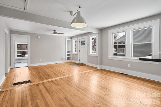 21 Hilldale Road, Asheville, NC 28803