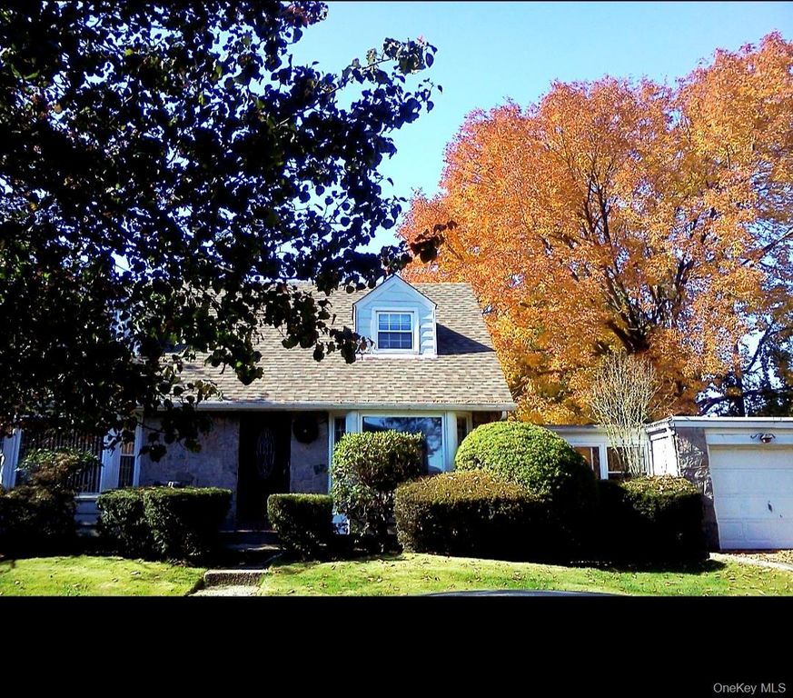 1 Herbert Drive, New Hyde Park, NY 11040