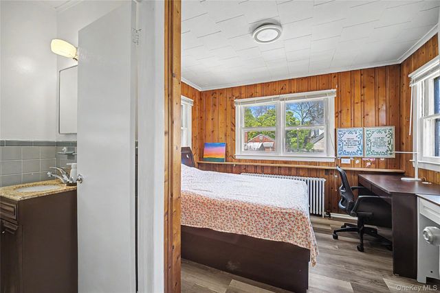 6 Littleworth Lane, Sea Cliff, NY 11579