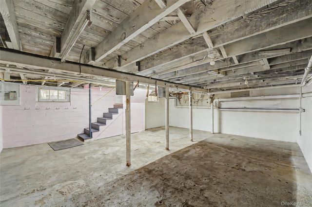 6 Littleworth Lane, Sea Cliff, NY 11579