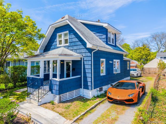6 Littleworth Lane, Sea Cliff, NY 11579