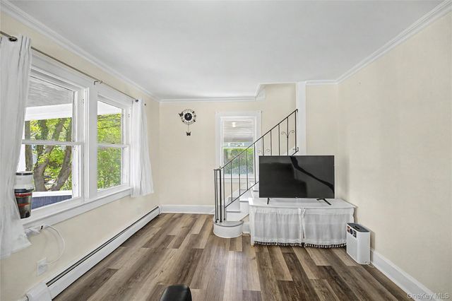 6 Littleworth Lane, Sea Cliff, NY 11579