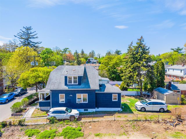 6 Littleworth Lane, Sea Cliff, NY 11579