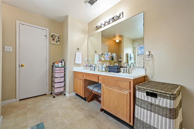 12227 Kings Path Lane, Houston, TX 77044