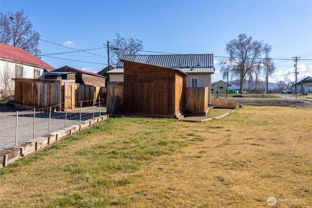 330 Edmonds Street, Omak, WA 98841