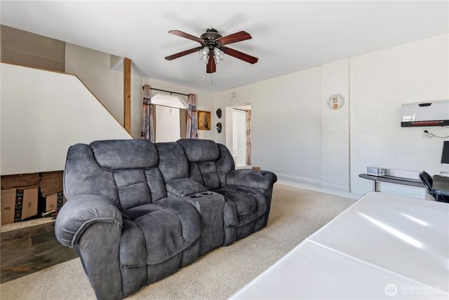 330 Edmonds Street, Omak, WA 98841