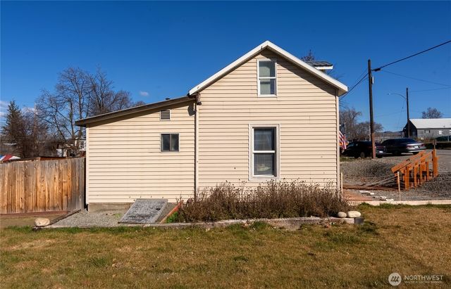 330 Edmonds Street, Omak, WA 98841