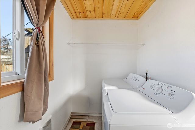 330 Edmonds Street, Omak, WA 98841