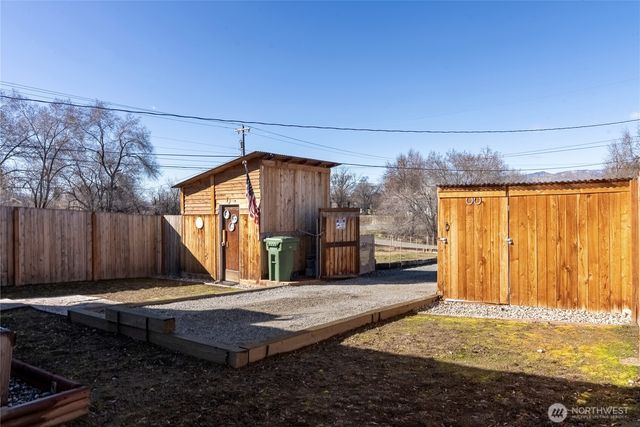 330 Edmonds Street, Omak, WA 98841