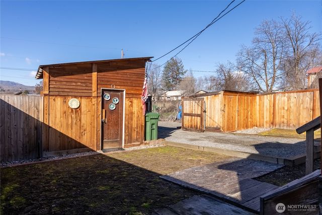 330 Edmonds Street, Omak, WA 98841