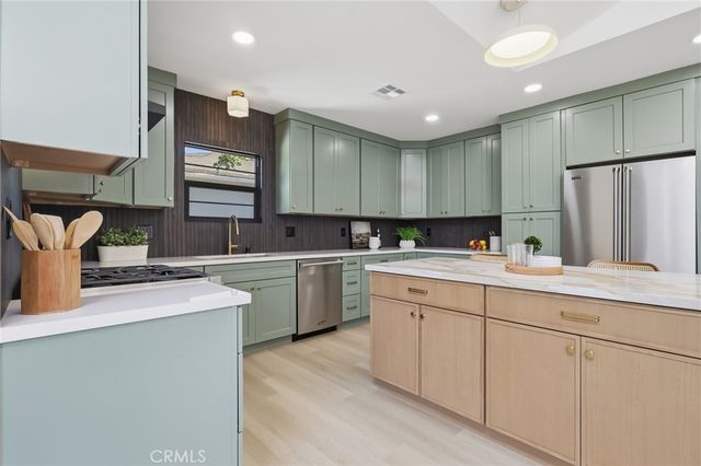 3806 Cherrywood, Los Angeles, CA 90008