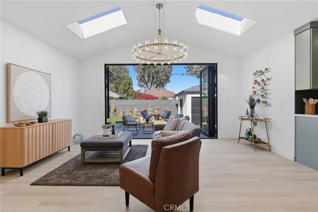 3806 Cherrywood, Los Angeles, CA 90008