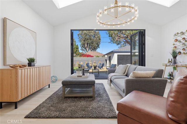 3806 Cherrywood, Los Angeles, CA 90008