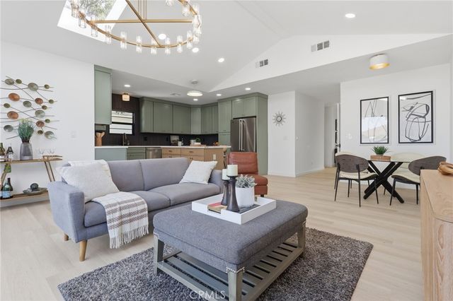 3806 Cherrywood, Los Angeles, CA 90008
