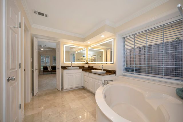 6214 Tiffany Oaks Lane, Arlington, TX 76016