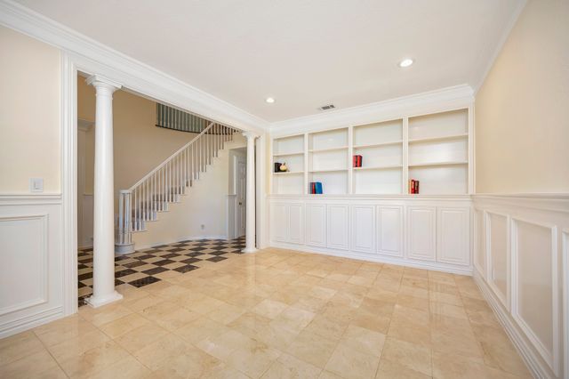 6214 Tiffany Oaks Lane, Arlington, TX 76016