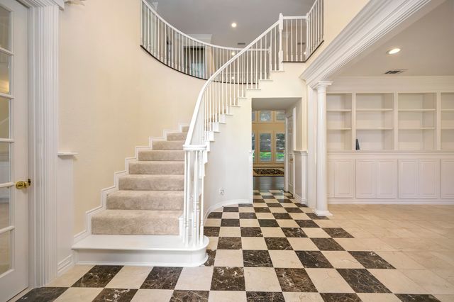 6214 Tiffany Oaks Lane, Arlington, TX 76016