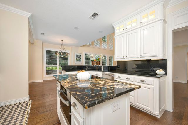 6214 Tiffany Oaks Lane, Arlington, TX 76016