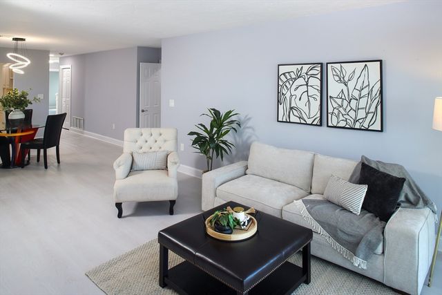 42 Cliffside Drive 42, Plymouth, MA 02360