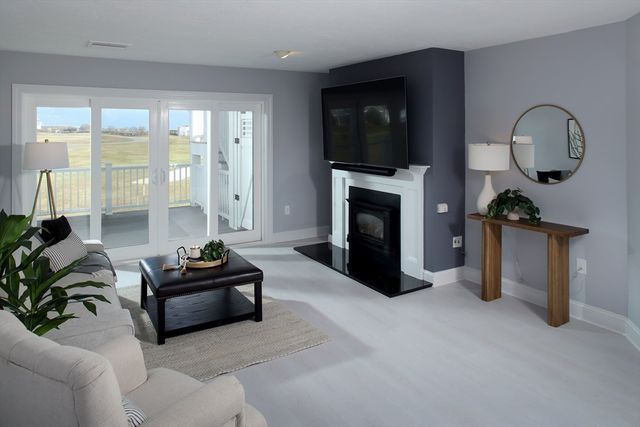 42 Cliffside Drive 42, Plymouth, MA 02360