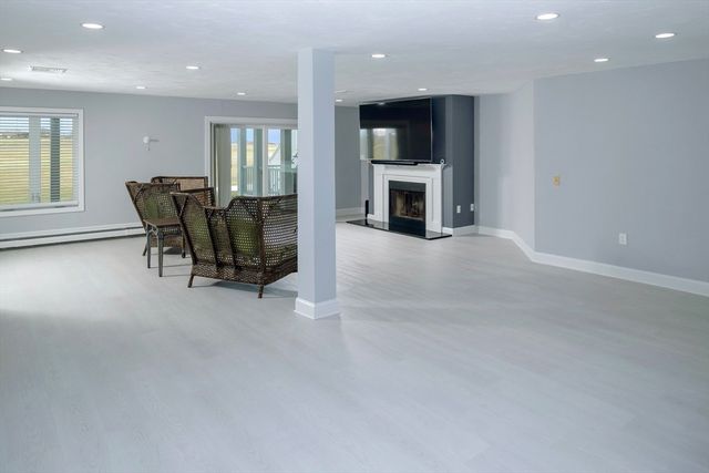 42 Cliffside Drive 42, Plymouth, MA 02360