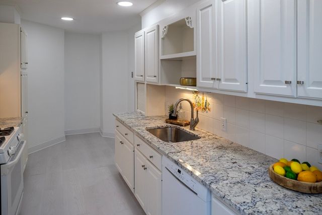 42 Cliffside Drive 42, Plymouth, MA 02360