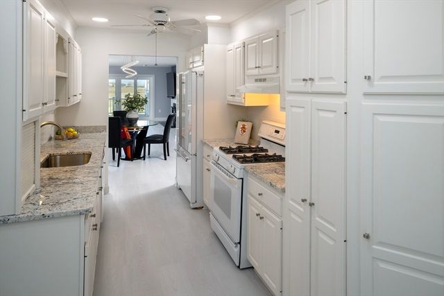 42 Cliffside Drive 42, Plymouth, MA 02360