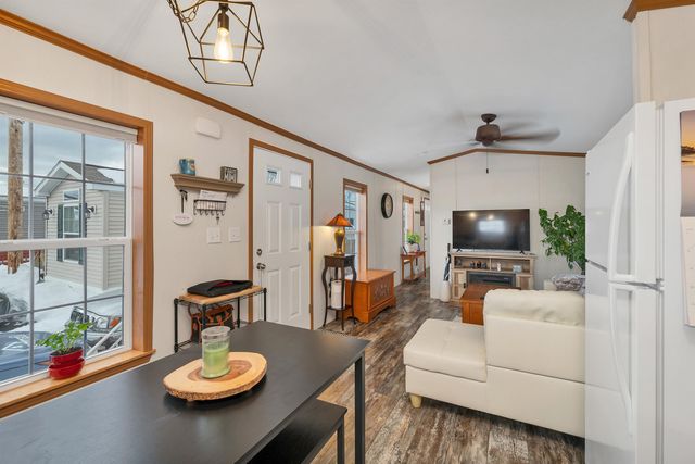 66 Brookwood Drive, Salem, NH 03079