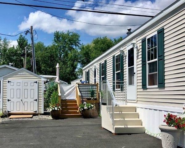 66 Brookwood Drive, Salem, NH 03079