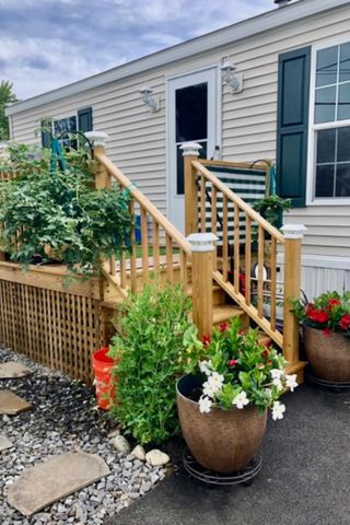 66 Brookwood Drive, Salem, NH 03079