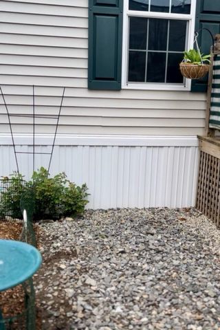 66 Brookwood Drive, Salem, NH 03079