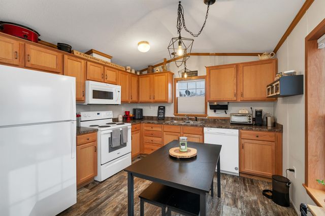 66 Brookwood Drive, Salem, NH 03079