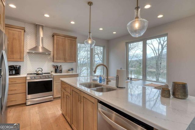 161 Windjammer Drive, Hiawassee, GA 30546