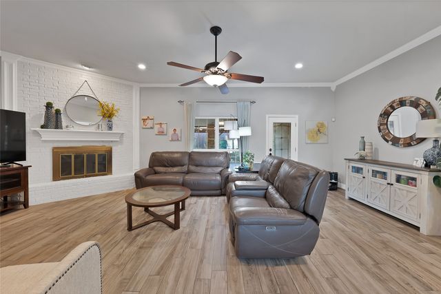 3840 Devonaire Drive, Fort Worth, TX 76008