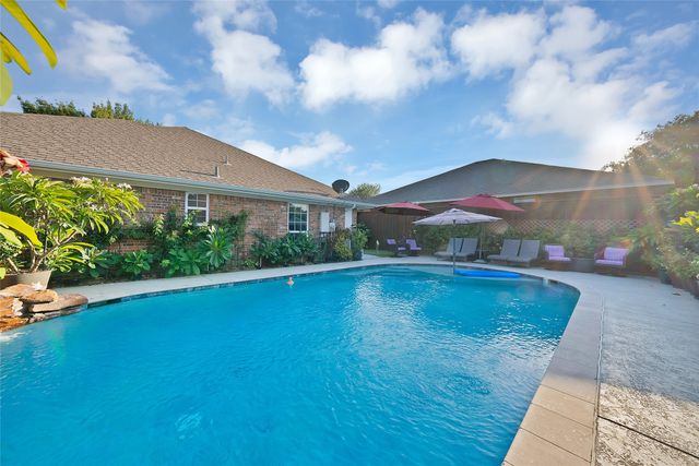 3840 Devonaire Drive, Fort Worth, TX 76008