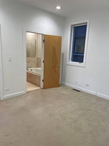 1024 N Honore Street 2, Chicago, IL 60622