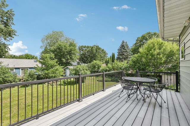 161 7th Street S, Bayport, MN 55003