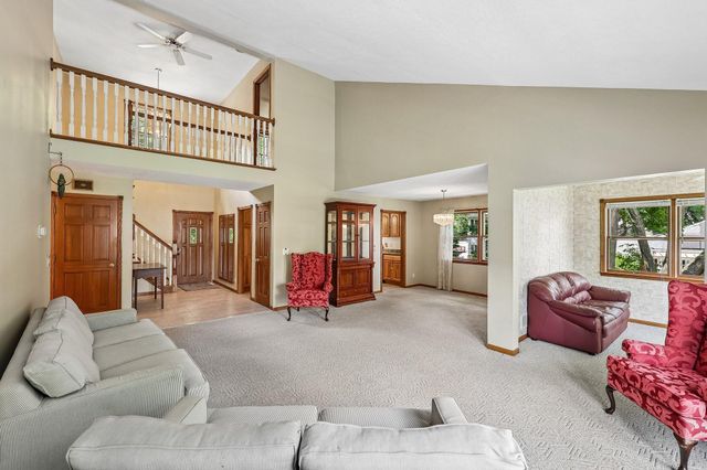 161 7th Street S, Bayport, MN 55003