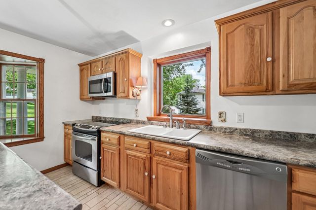 161 7th Street S, Bayport, MN 55003
