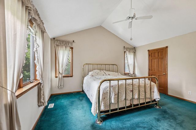 161 7th Street S, Bayport, MN 55003
