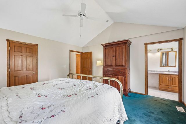 161 7th Street S, Bayport, MN 55003