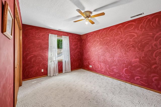 161 7th Street S, Bayport, MN 55003