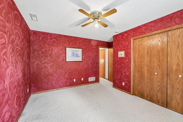 161 7th Street S, Bayport, MN 55003