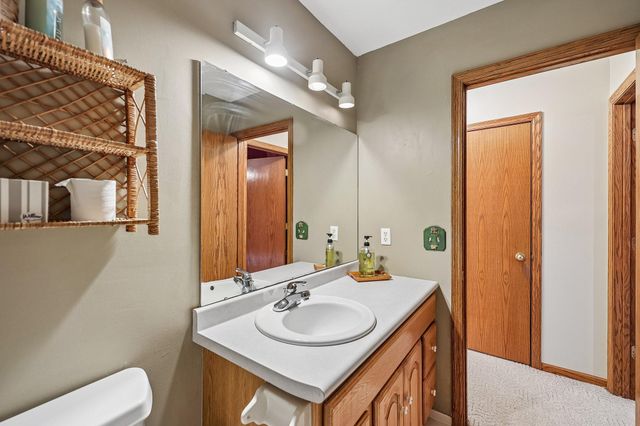 161 7th Street S, Bayport, MN 55003