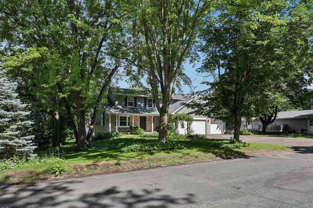 161 7th Street S, Bayport, MN 55003