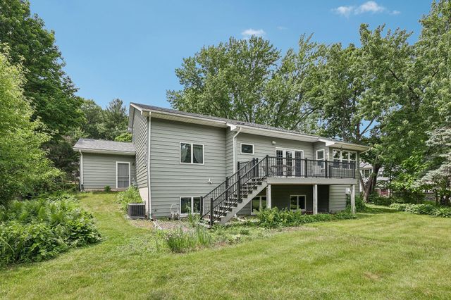 161 7th Street S, Bayport, MN 55003