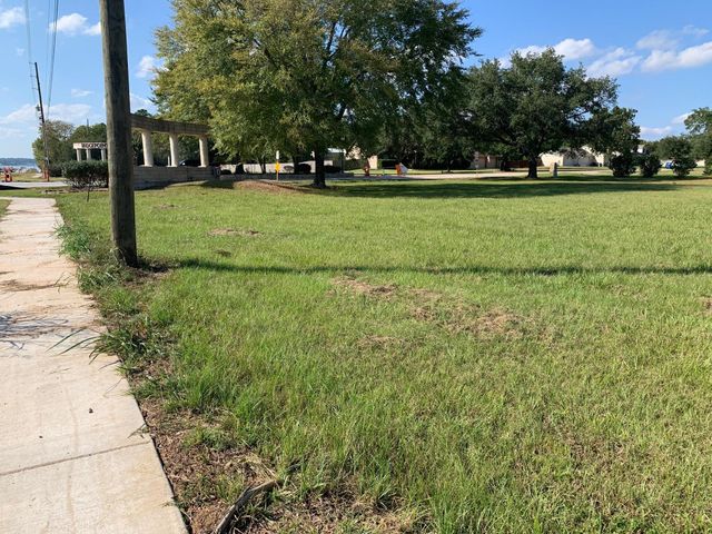 13484 Jbk Memorial Drive, Willis, TX 77318